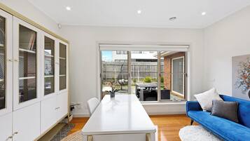 Exclusive Room | Living area