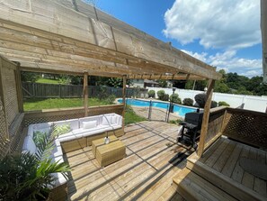 Terrace/patio - Cozy Bungalow with a Pool (Burlington)