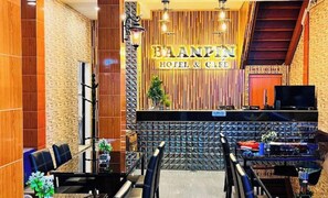 Quầy tiếp tân