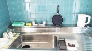 基本客房, 2 張單人床, 非吸煙房, 露台 | 私人廚房 | 雪櫃、微波爐、爐具、廚房用具/餐具/器皿