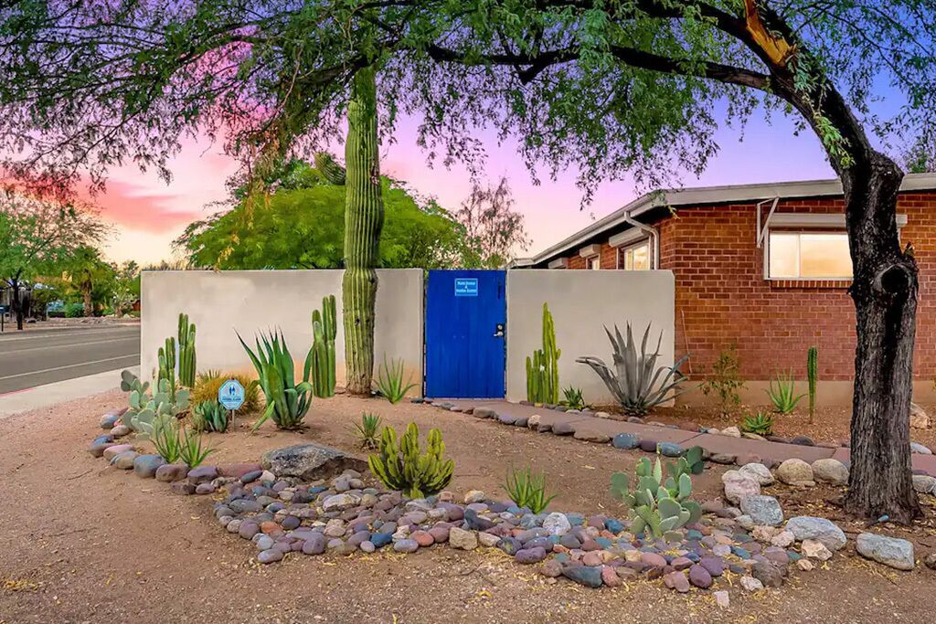 Historic Tucson Studio + 1BA Near UA & UMC - Low Summer Rates! 🏡