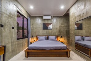 Deluxe Apartment, 1 King Bed | 1 bedroom, desk, laptop workspace, bed sheets - Modern Industrial VIP studio-Umalas (Kerobokan)