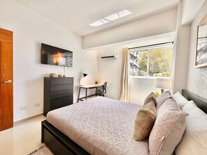 1 chambre, bureau, fer et planche à repasser, Wi-Fi