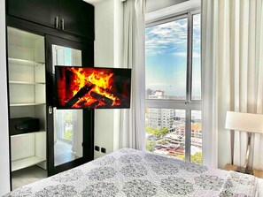 2 bedrooms, desk, iron/ironing board, WiFi