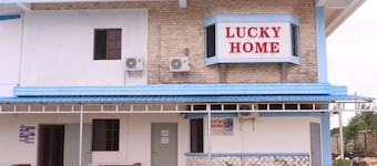 Lucky Home Hotel and Apartment