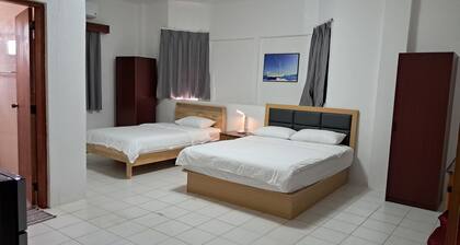 Lucky Home Hotel and Apartment