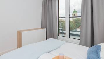 Apartment, 1 Bedroom, Balcony | 1 bedroom, bed sheets