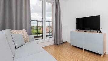 Apartment, 1 Bedroom, Balcony | Living room