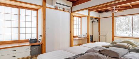2 bedrooms, free WiFi, bed sheets