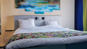 2 slaapkamers, een bureau, een strijkplank/strijkijzer, gratis wifi