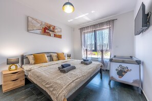2 Schlafzimmer, Bügeleisen/Bügelbrett, Reisekinderbett, kostenloses WLAN