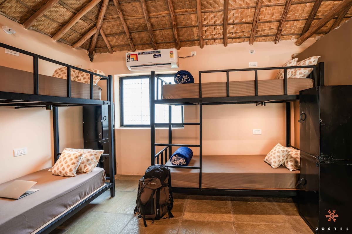 Deluxe 6 Bed Female Dorm