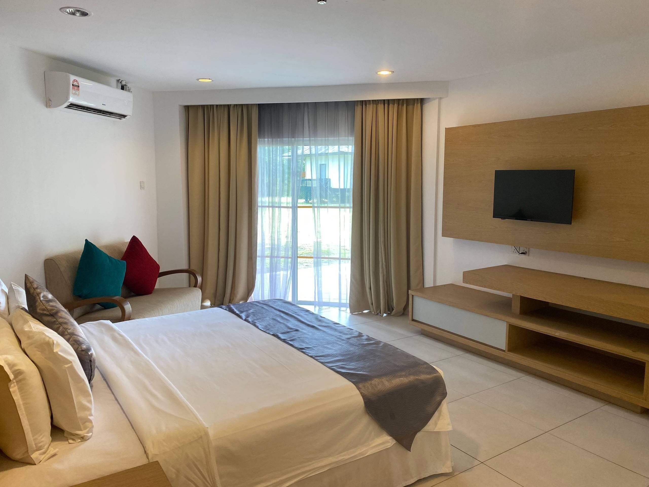 Junior Room, Non Smoking, Garden View