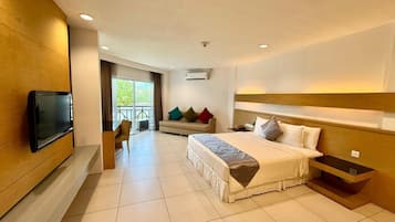 Premium bedding, down duvets, minibar, individually furnished