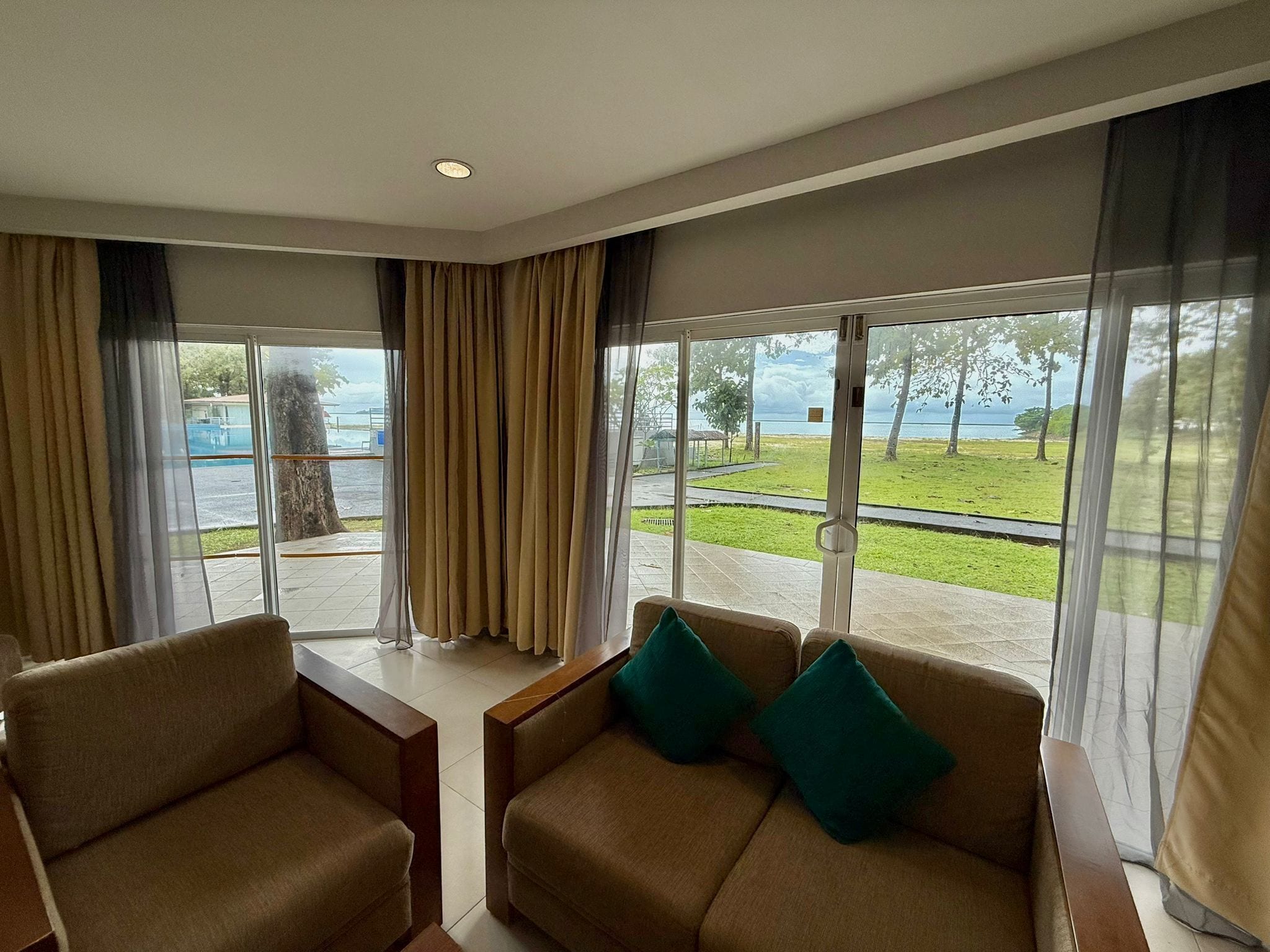 Premier Suite | Premium-sengetøj, dundyner, minibar, individuel indretning