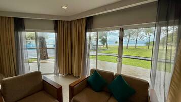 Premier Suite | Premium-sengetøj, dundyner, minibar, individuel indretning