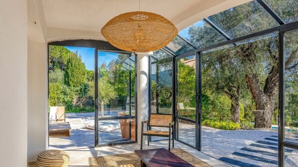 Interior - Luxurious villa, heated pool, beach and groceries at walking distance. (Roquebrune-sur-Argens)