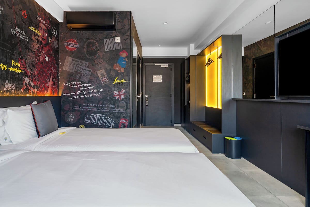 City Double or Twin Room | Minibar, in-room safe, desk, blackout curtains