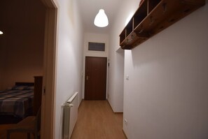 Apartment, 1 Bedroom | Hallway