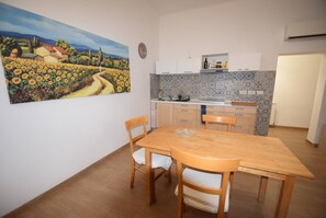 Apartment, 1 Bedroom | Dining