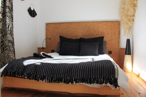 2 quartos, berço de viagem, Wi-Fi de cortesia, roupa de cama