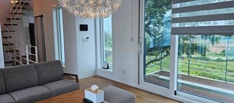 3-story private house with a large field aside, 7 minutes to Sinchang Road!