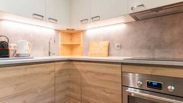 Fridge, microwave, oven, dishwasher