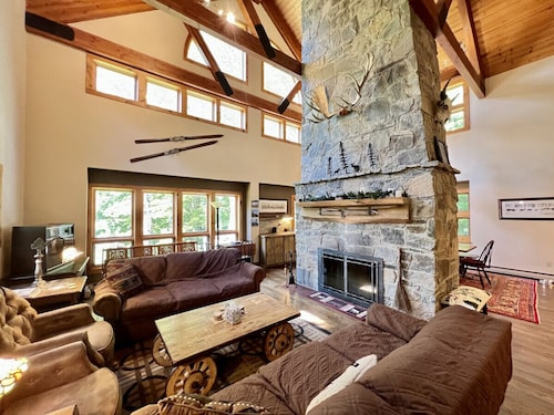 Pet Friendly home with a barrel sauna