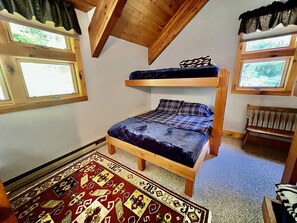 4 Schlafzimmer, Schreibtisch, Bügeleisen/Bügelbrett, kostenloses WLAN