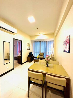 Living area - Mactan Newtown A by HiveRooms (Lapu-Lapu)