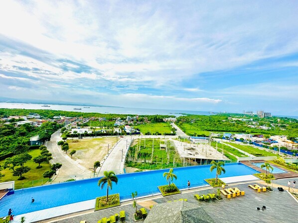 View from property - Mactan Newtown A by HiveRooms (Lapu-Lapu)