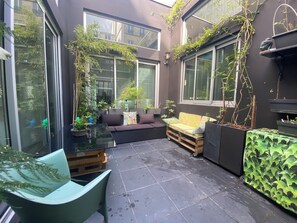 Terrace/patio - Modern, family apartment, in a very nice, foodies district  (Paris)