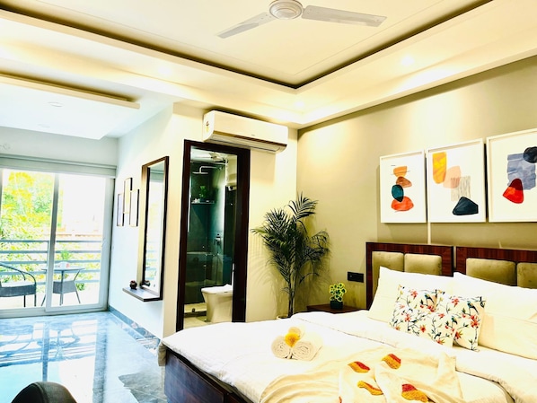 1 bedroom, desk, iron/ironing board, WiFi