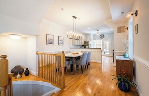 Dining - Luxury Townhouse . Roof Deck . Patios . Parking (Baltimore)