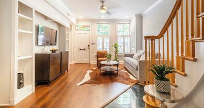 Luxury Townhouse . Roof Deck . Patios . Parking