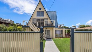 Exterior - Rye Beach Chalet and Loft (Rye)