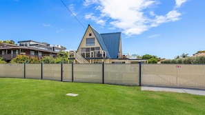 Exterior - Rye Beach Chalet and Loft (Rye)