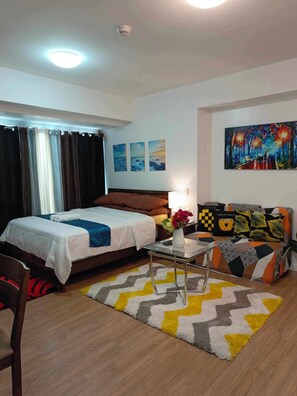 1 bedroom, iron/ironing board, WiFi, bed sheets - 
Providing sea view's a garden and free wifi & Netflix provides accomodations in (Davao City)