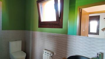 Dusche, Handtücher, Seife, Toilettenpapier