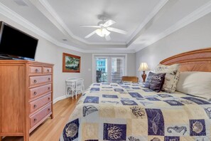 3 bedrooms, desk, iron/ironing board, WiFi - 3 BR Condo 2 Pools, Hot Tub, Walk to Beach (Tybee Island)