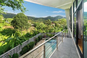 Outdoor pool - Grand Villa Cedrix in the Green Paradise (Kamala)