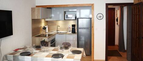 Kühlschrank, Mikrowelle, Geschirrspüler