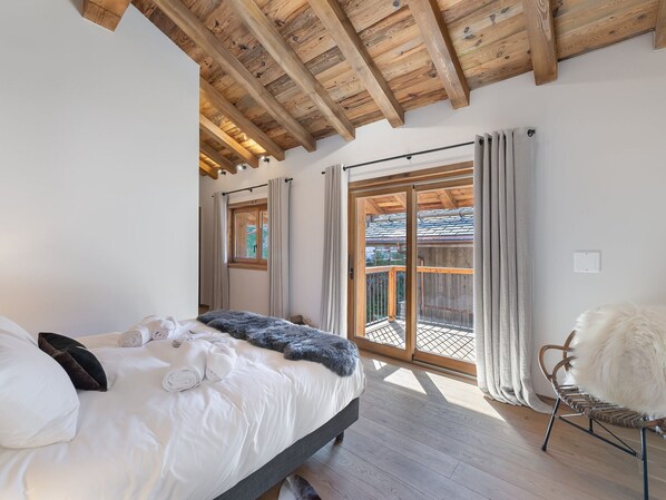 6 bedrooms, free WiFi - Luxury new chalet in Saint-Martin with pool (Saint-Martin-de-Belleville)