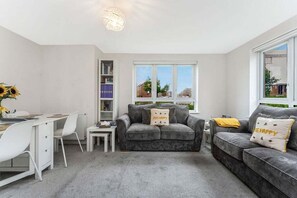 TV - GuestReady - Edinburgh Elegant home (Edinburgh)