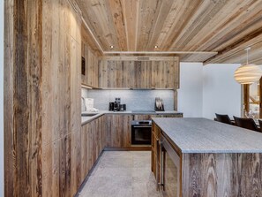 Frigorifero, microonde, forno, lavastoviglie