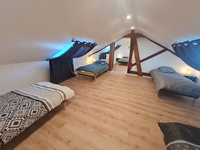 Family Farmhouse Retreat with 12 Cow Breeds and Close to Scenic Spots