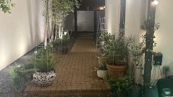 Room, 1 Bedroom, Smoking, Balcony | Property grounds