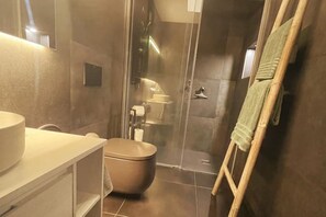 Dusch, hÄrtork, handdukar och tvÄl
