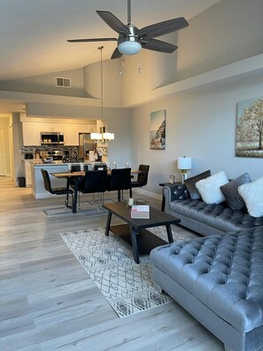 Apartment | 3 bedrooms - Grand Executive 3BD Condo Apartment Near Disney Parks 4 (Kissimmee)