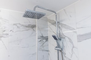 Apartment | Bathroom